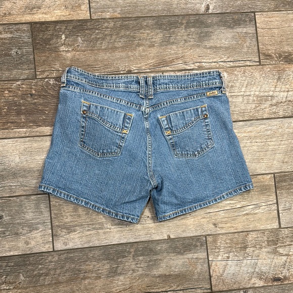 Levi's Blue Jean Shorts with Classic Style - Picture 3 of 3